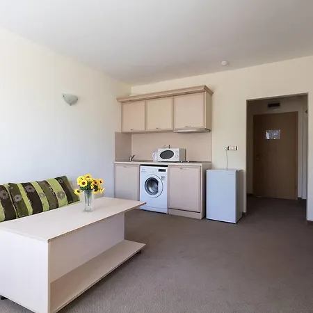 ❤1 Bedroom Ap W Kitchen +washer & Pool View ❤ys❤ Apartman *
